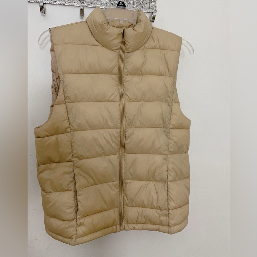 Sleeveless puffer vest